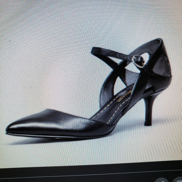 enzo angiolini kitten heels